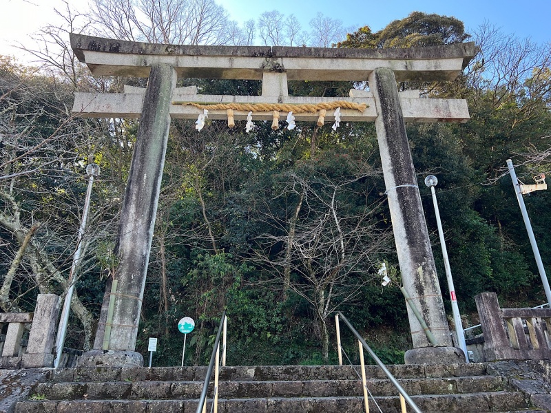 ファイル:高知県護国神社・参道006.jpg