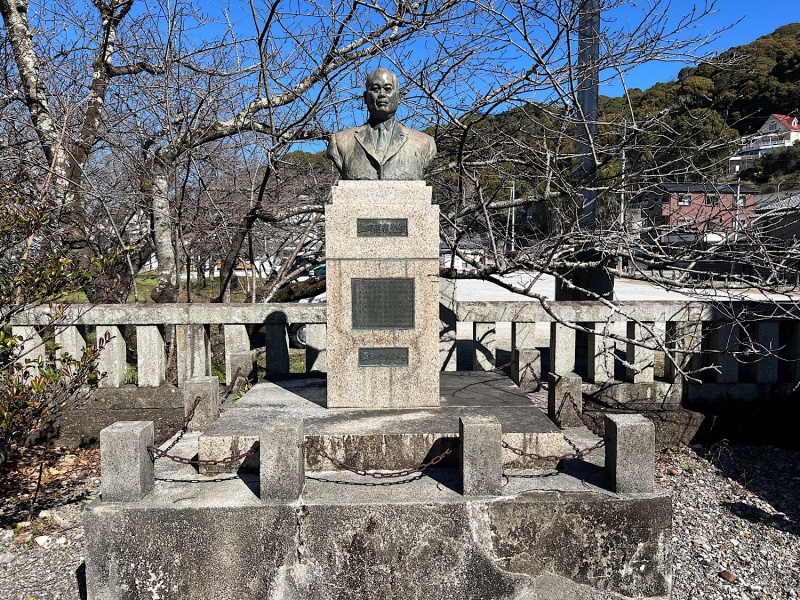ファイル:高知県護国神社・慰霊碑020.jpg
