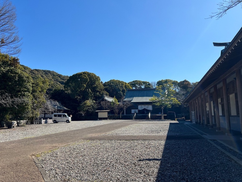 ファイル:高知県護国神社・社殿001.jpg