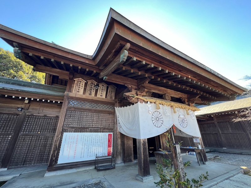 ファイル:高知県護国神社・社殿006.jpg