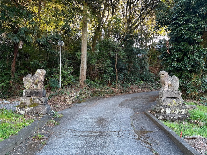 ファイル:高知県護国神社・裏参道001.jpg