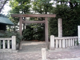 Atsuta-jingu-aobusuma-jinja (1).jpg