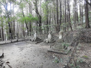 円照寺住職墓地A (3).jpg