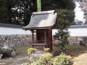 園城寺新羅善神堂・末社-02.jpg