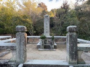 大村益次郎墓・大村琴子墓碑 (1).jpg