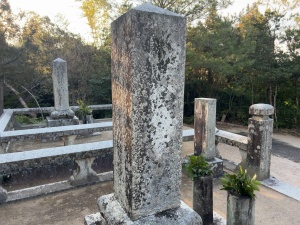 大村益次郎墓・益次郎墓碑 (6).jpg
