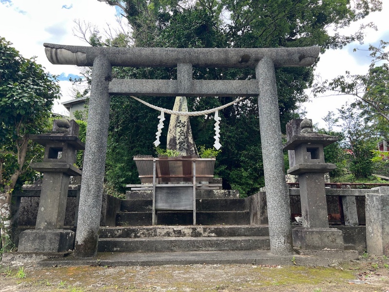 ファイル:枕崎南方神社・招魂塚-03.jpg