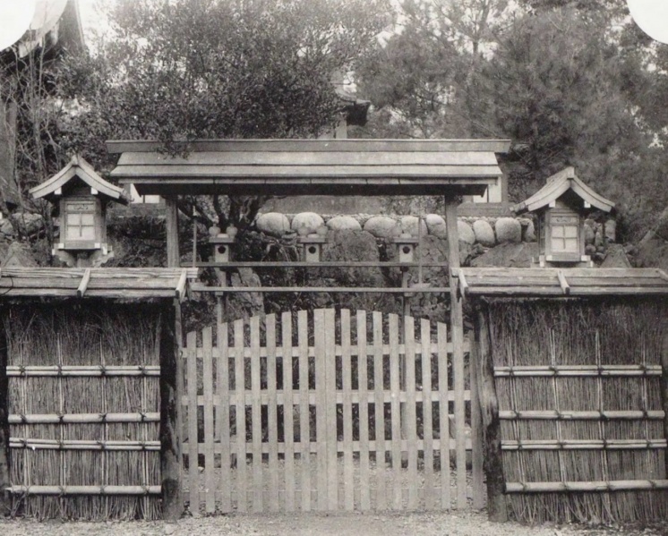 ファイル:梅松苑・東石の宮・古写真-01.jpg