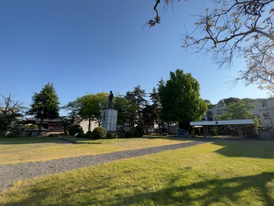 橋本左内墓・福井・前庭 (1).jpg