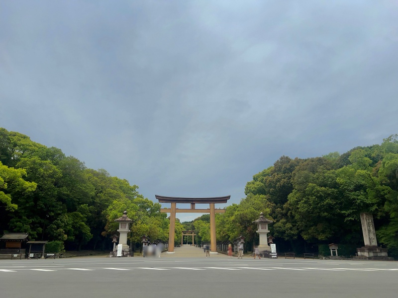 ファイル:橿原神宮・一の鳥居 (2).jpg
