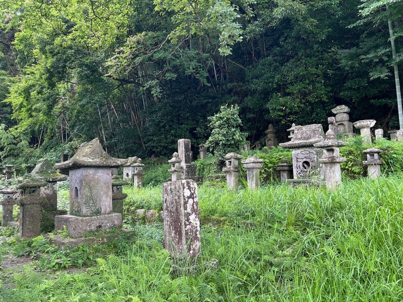 ファイル:知覧島津家西福寺墓地-03.jpg