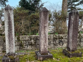 船岡山官軍墓地・4山口藩墓地・4東墓碑列003.jpg