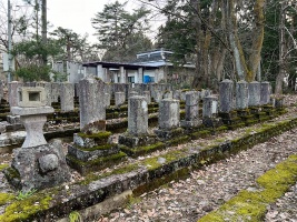 船岡山官軍墓地・5諸藩墓地・4南西1全体01.jpg