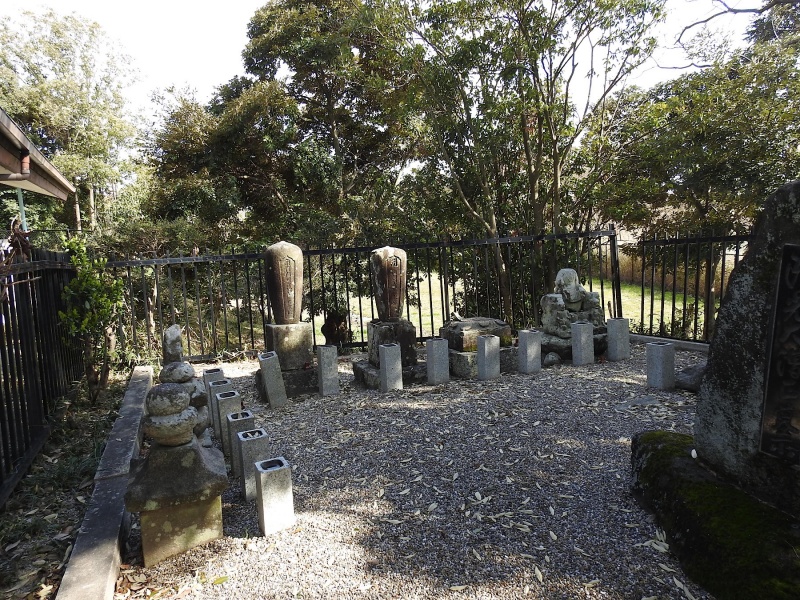 ファイル:隆光墓-04.jpeg