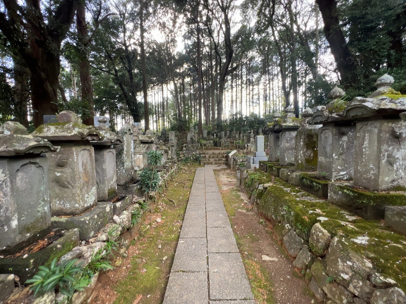 ファイル:龍潭寺・墓地 (2).jpg
