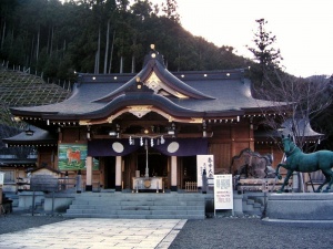 Niu-kawakami-jinja-kamisha (4).jpg