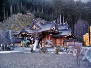 Niu-kawakami-jinja-kamisha (7).jpg
